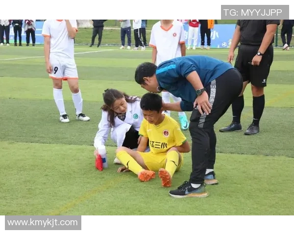 西安足球队荣登足球灵活性排行榜第九名展现出色竞技水平与团队协作能力 西安足球队荣登足球灵活性排行榜第九名展现出色竞技水平与团队协作能力